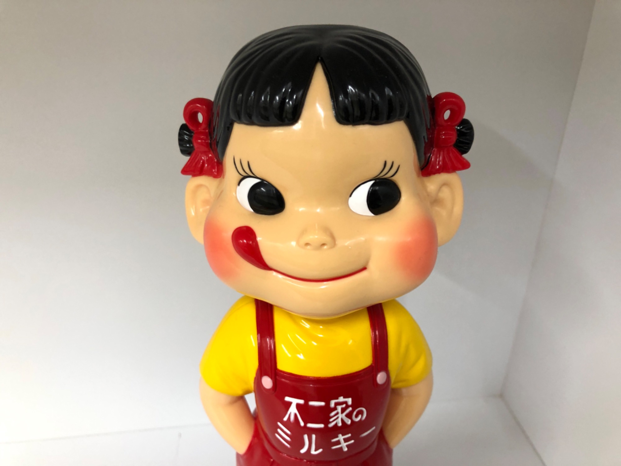 頭を可愛く揺らす♪【不二家創業100周年記念】復刻版ペコちゃん
