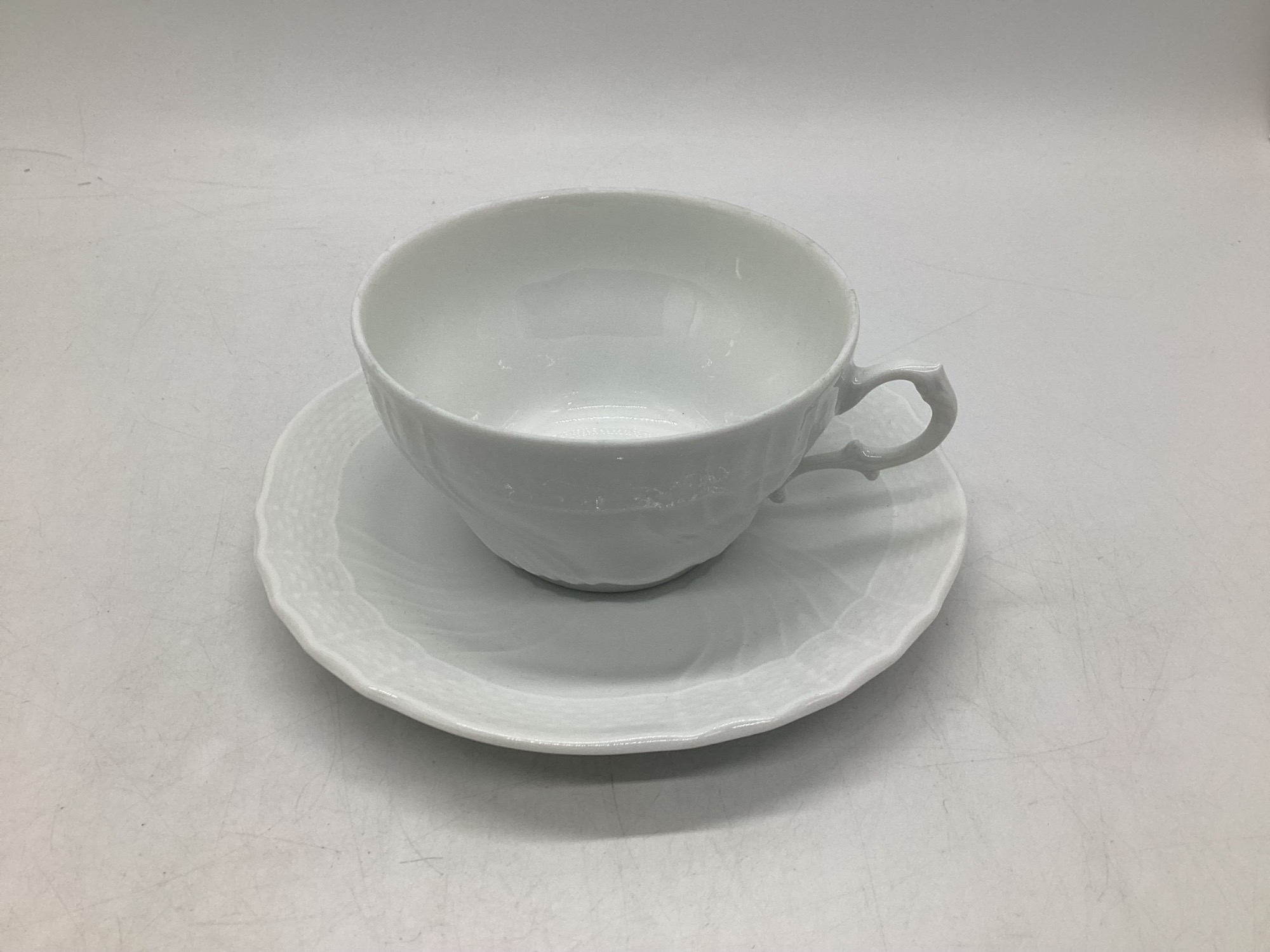 リチャードジノリベッキオホワイト波模様食器セット 8点セット白磁器カップソーサー リチャードジノリベッキオホワイト波模様食器セット 8点セット白