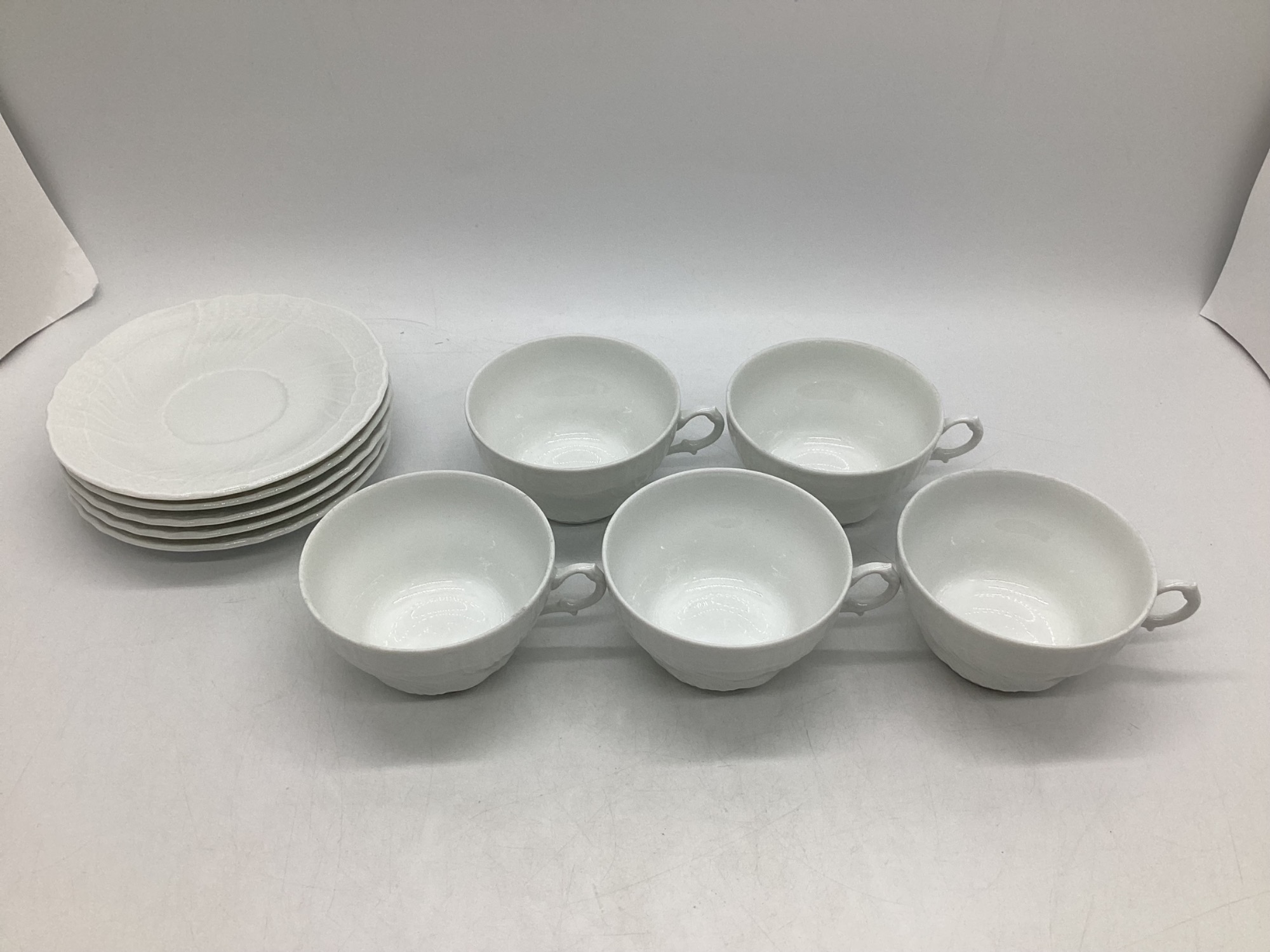 リチャードジノリベッキオホワイト波模様食器セット 8点セット白磁器カップソーサー リチャードジノリベッキオホワイト波模様食器セット 8点セット白磁器