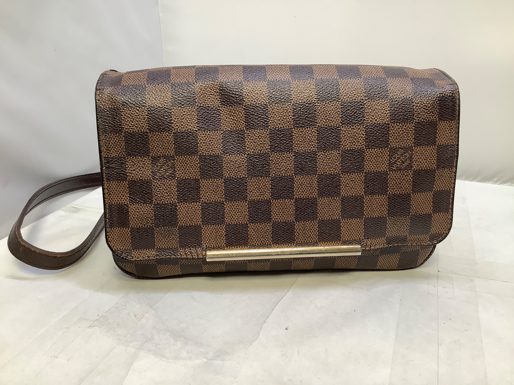 LOUIS VUITTON“ルイヴィトン”】普段使いにぴったりのサイズ感