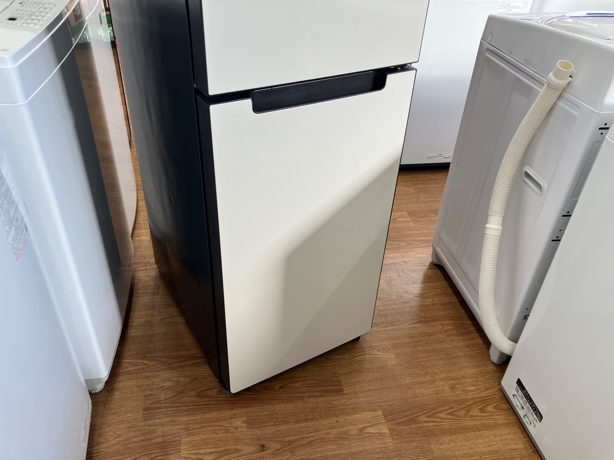 Haier 2ドア冷蔵庫 JR-SX21A 2023年製】モノクロの208L冷蔵庫のご紹介