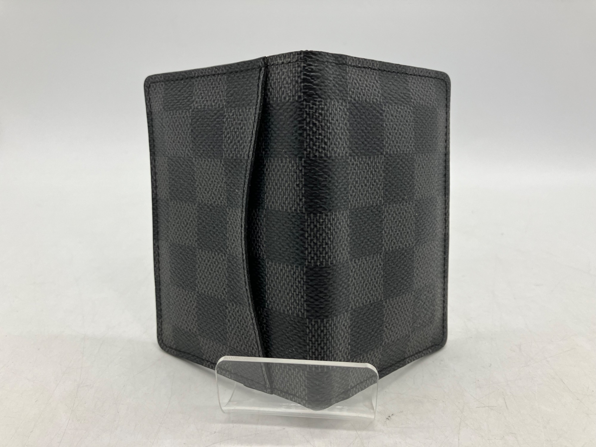 LOUIS VUITTON】カードケース N63075 ダミエ・グラフィットのご紹介