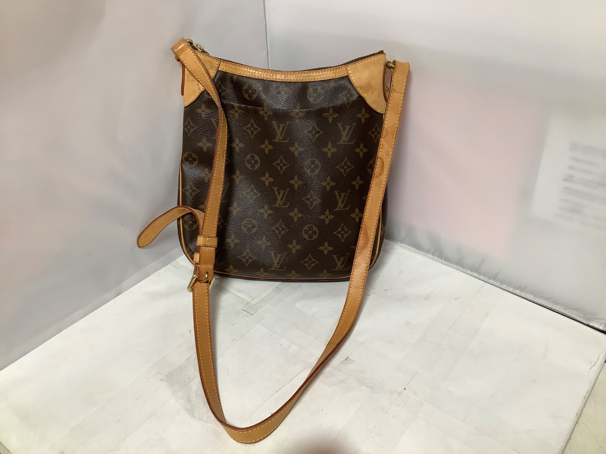 LOUIS VUITTON(ルイヴィトン)】の人気ショルダー「オデオンPM」のご