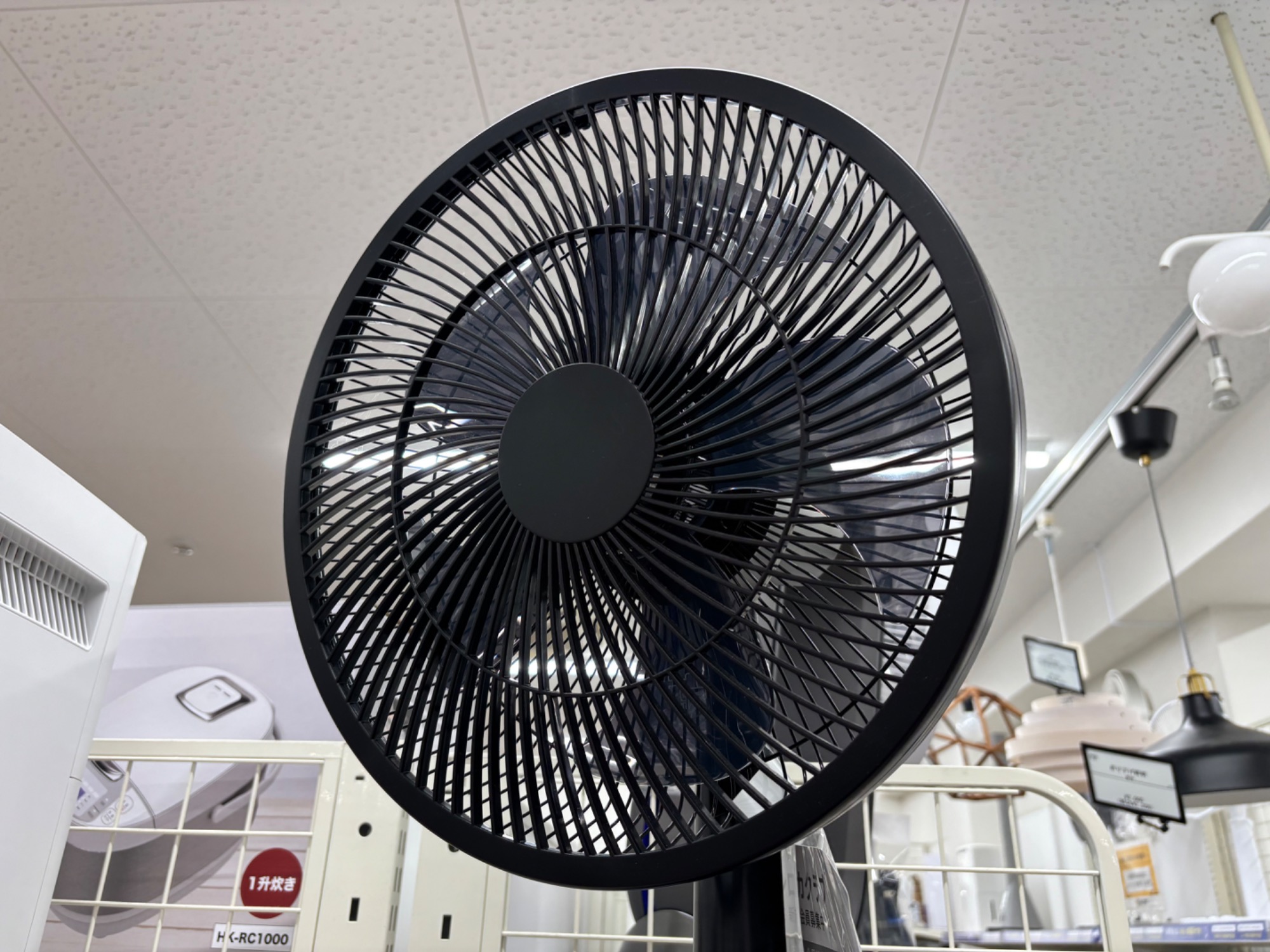 声で動く時代へ。」sirocaの最新サーキュレーター！これからの季節に