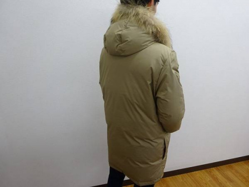 ダウンコートのバーバリー(BURBERRY)