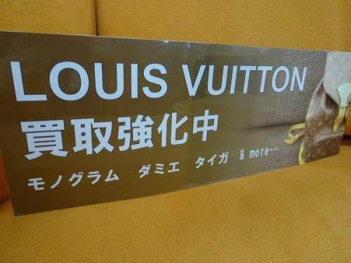 レディースファッションのカジュアルバッグ