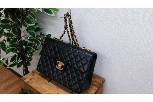 バッグのCHANEL