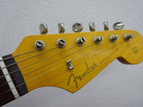 ギターのFENDER