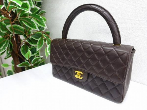 バッグのCHANEL