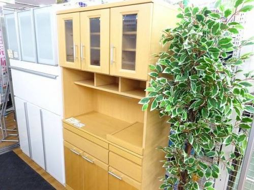 カップボードのチェスト