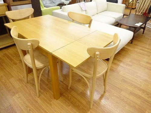 ダイニングセットのウニコ（UNICO）