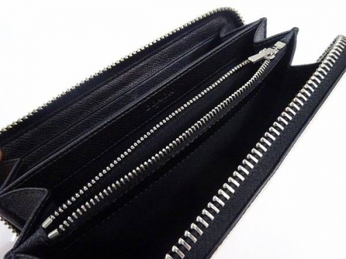 長財布のコーチ（COACH）