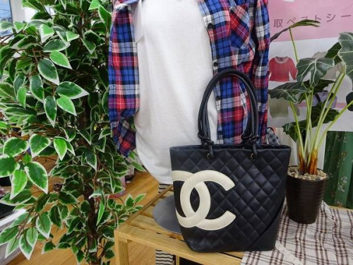 バッグのCHANEL