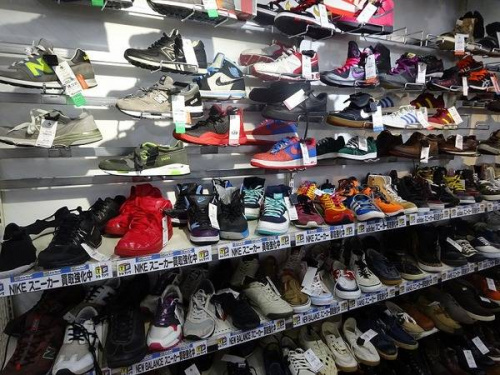 関西の大阪八尾店ファッション