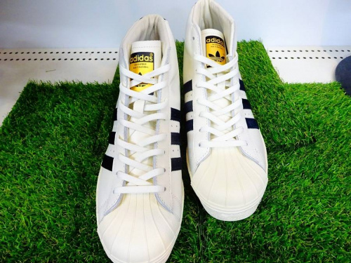 アディダス（adidas）の関西