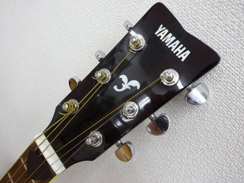アコースティックギターのYAMAHA