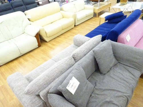 関西の大阪八尾店家具