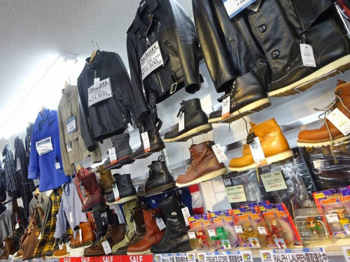 大阪八尾店ファッションの秋冬物衣類
