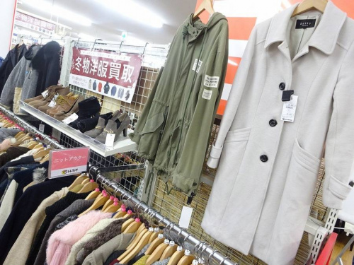 大阪八尾店ファッションの秋冬物衣類