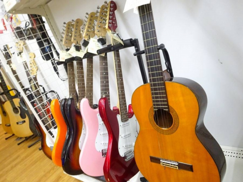 関西の大阪八尾店楽器