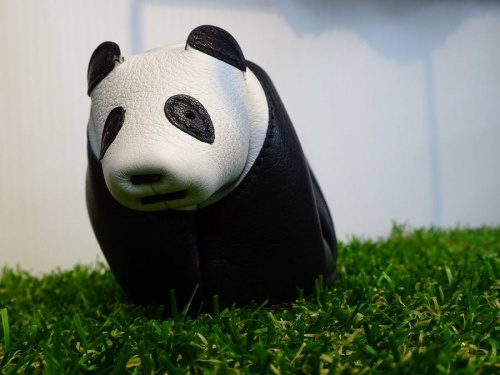 LOEWEパンダモチーフのコインケース入荷情報！【大阪 八尾店】｜2016年