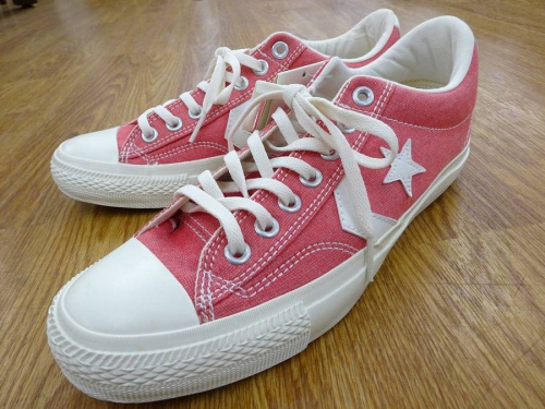 シューズのコンバース（CONVERSE）