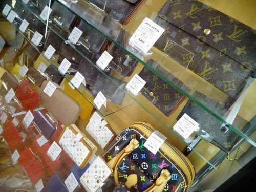 関西の大阪八尾店ブランド