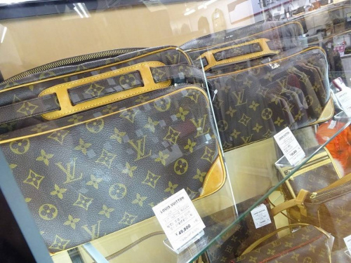 関西の大阪八尾店ブランド