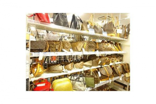 大阪八尾店家具