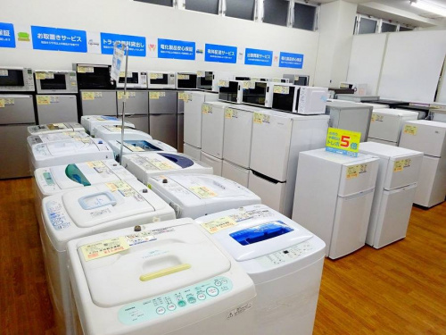 関西の大阪八尾店家具