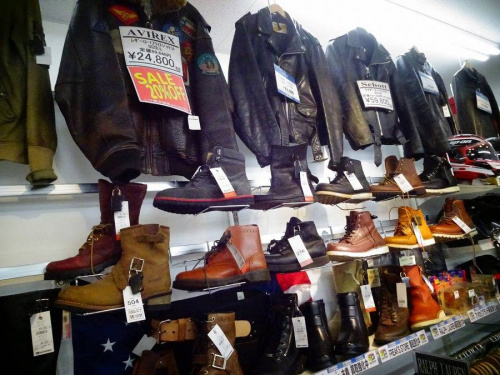 大阪八尾店ファッションの秋冬物衣類