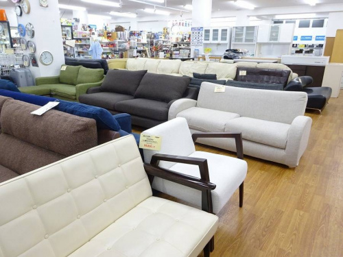 関西の大阪八尾店家具