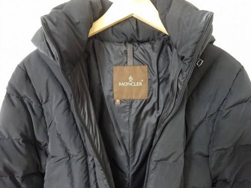 コートのモンクレール（MONCLER）