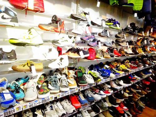 大阪八尾店ファッションの冬物衣類