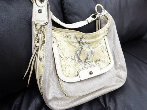 ブランド・ラグジュアリーのショルダーバッグ