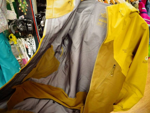 スノーボードのノースフェイス（THE NORTH FACE）