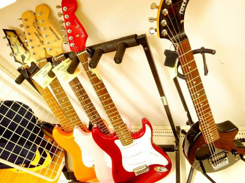 大阪八尾店楽器