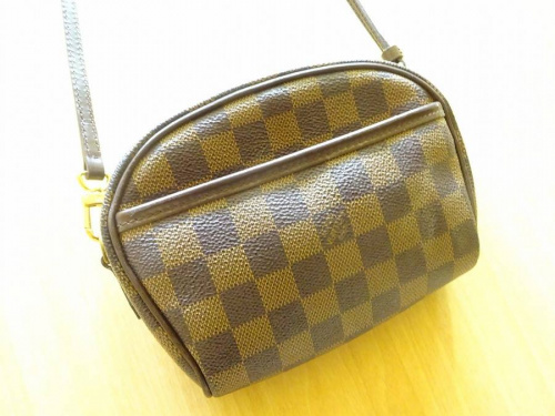ブランド・ラグジュアリーのルイヴィトン(LOUIS VUITTON)