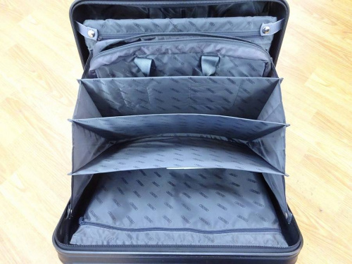 RIMOWAの大阪八尾店