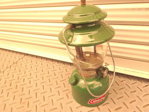 キャンプ用品のランタン