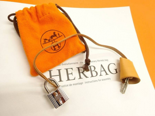 バッグの大阪八尾店ブランド