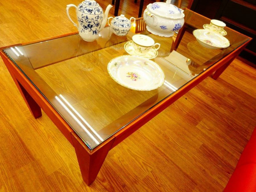 関西の大阪八尾店家具