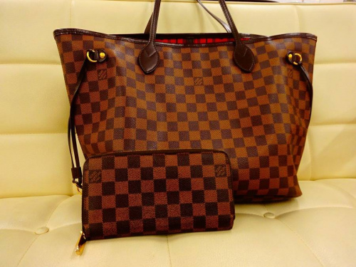 ブランド・ラグジュアリーのルイヴィトン（LOUIS VUITTON）