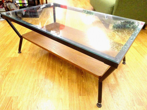 テーブルのFranc Franc