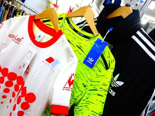 スポーツ用品のスポーツウェア