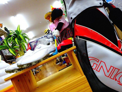 スポーツ用品のゴルフ