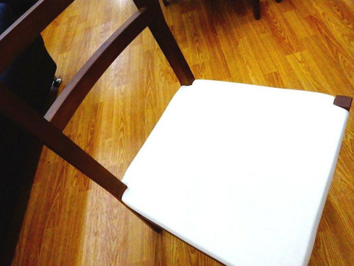 関西の大阪八尾店家具