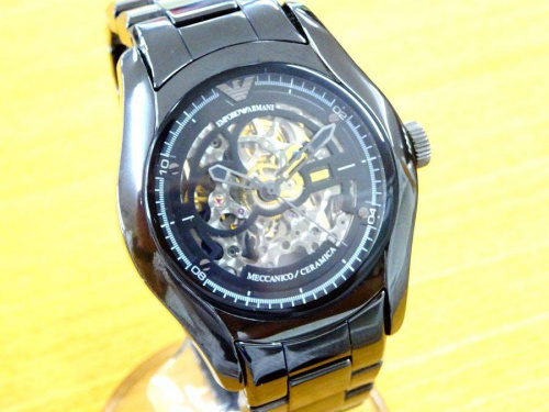 腕時計のEMPORIO ARMANI