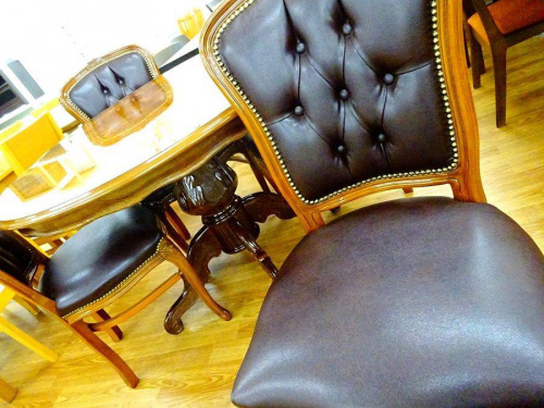 関西の大阪八尾店家具