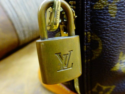 関西の大阪八尾店ブランド